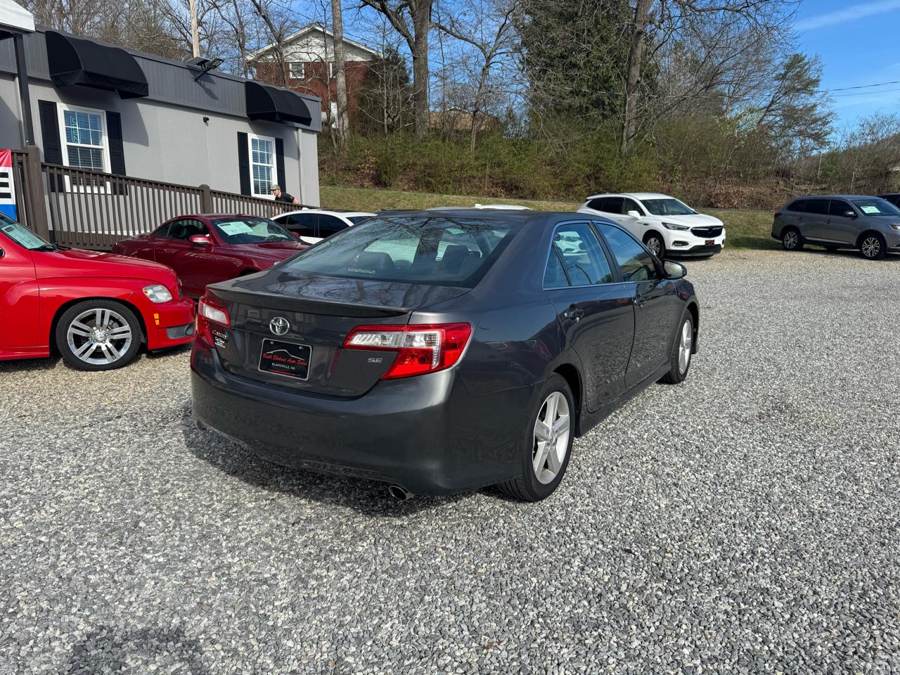 Toyota Camry 4dr Sdn SE Auto (Natl) 2014