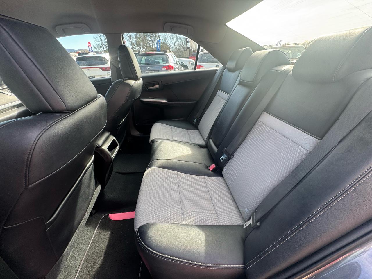 Toyota Camry 4dr Sdn SE Auto (Natl) 2014