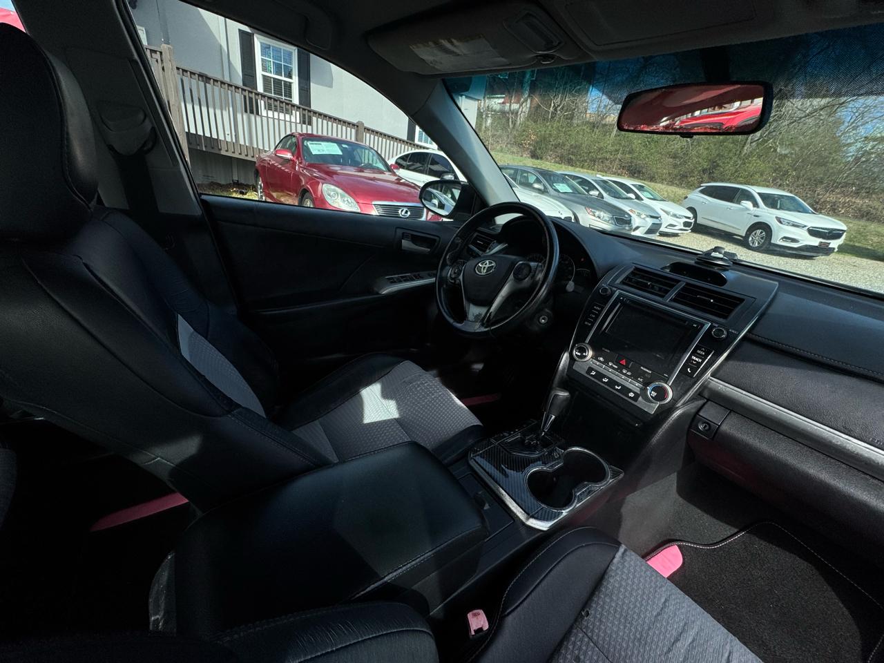 Toyota Camry 4dr Sdn SE Auto (Natl) 2014