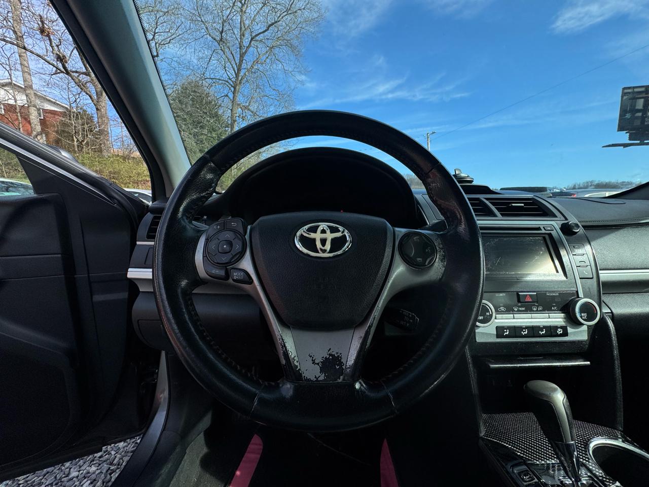 Toyota Camry 4dr Sdn SE Auto (Natl) 2014
