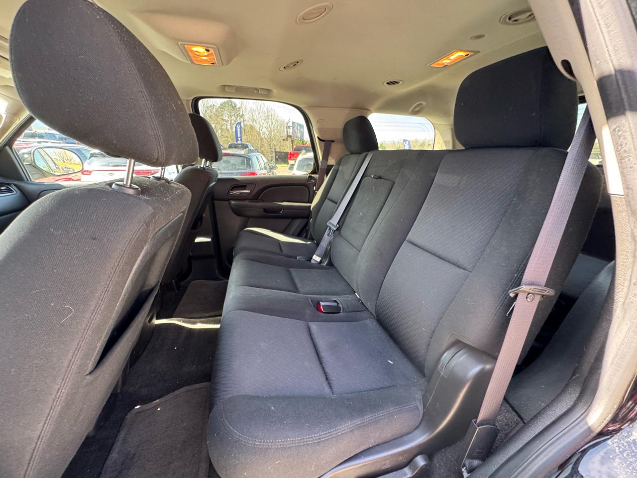 GMC Yukon 2WD 4dr 1500 SLE 2011