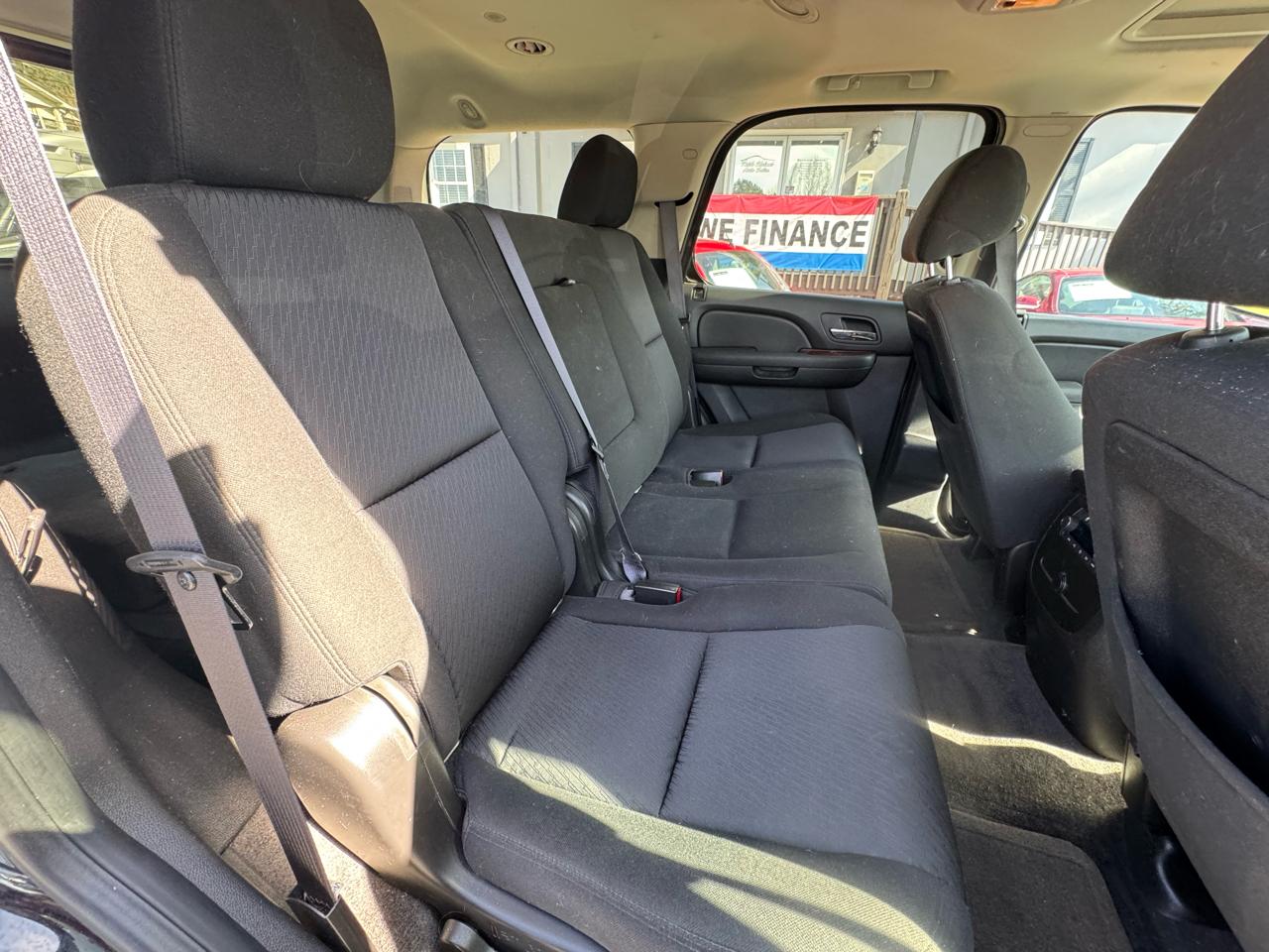 GMC Yukon 2WD 4dr 1500 SLE 2011