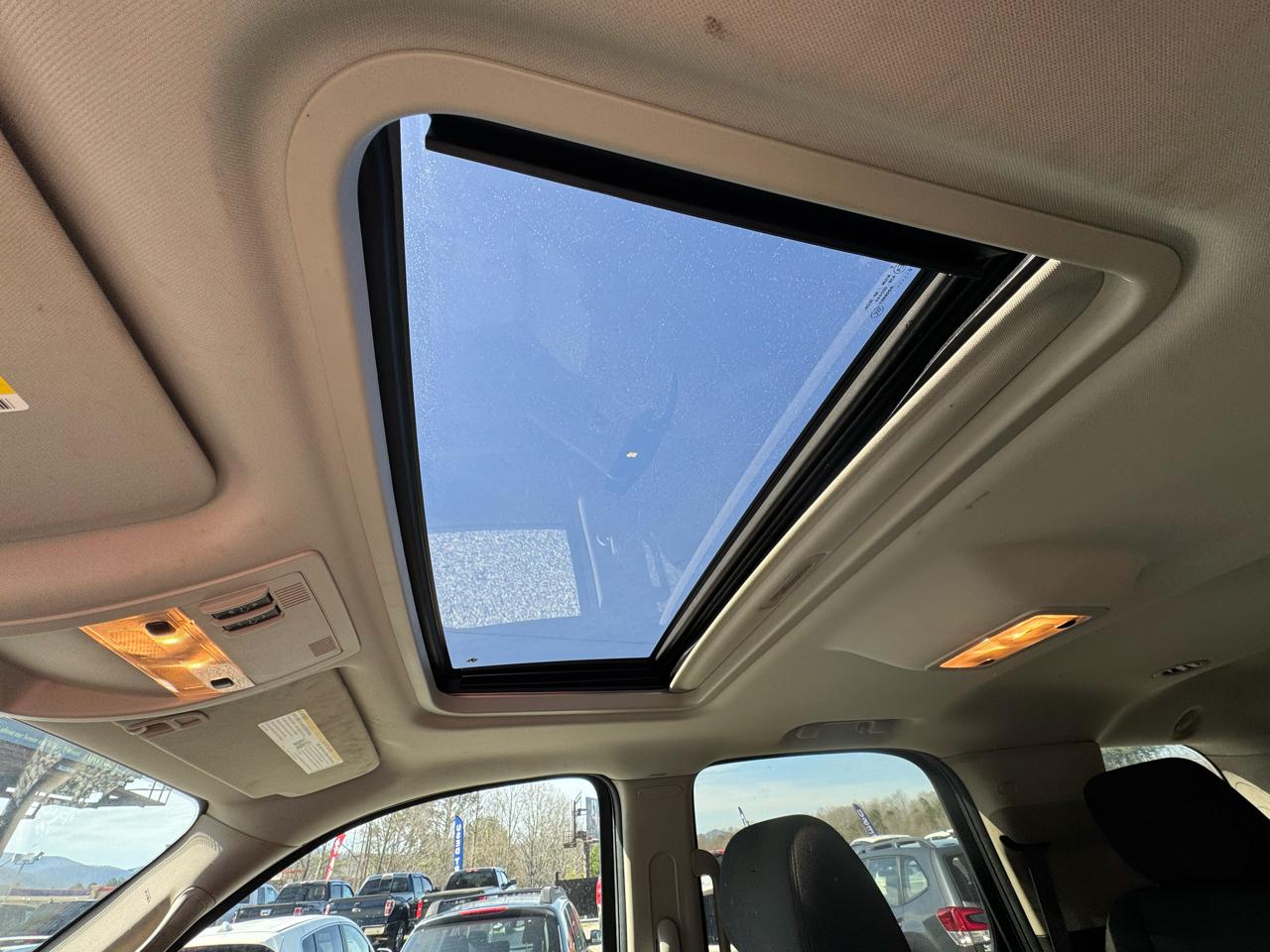 GMC Yukon 2WD 4dr 1500 SLE 2011