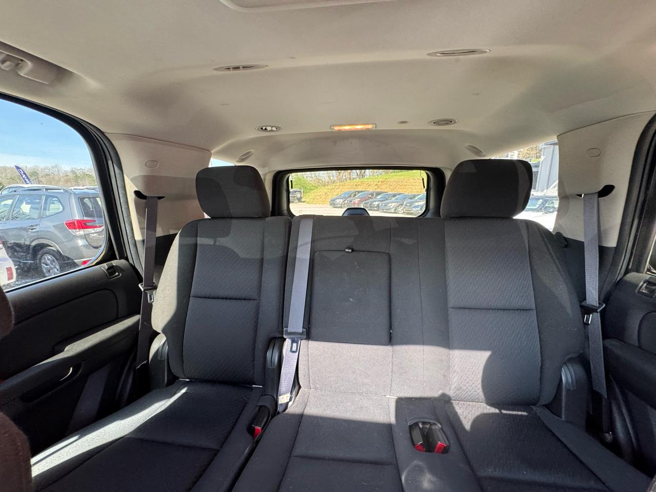 GMC Yukon 2WD 4dr 1500 SLE 2011