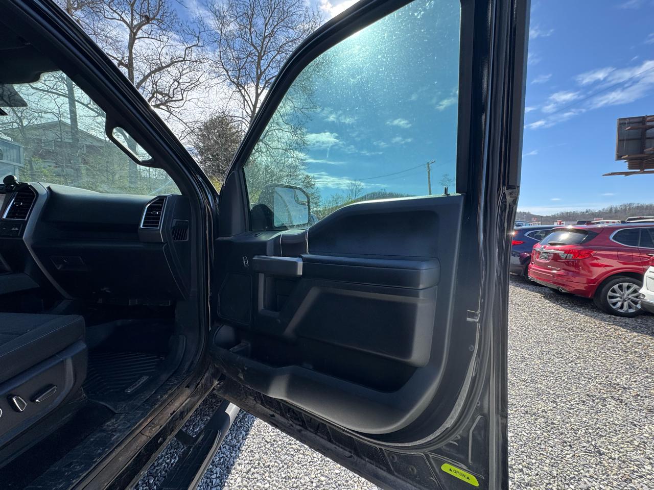 Ford F-150 4WD SuperCrew 150" XLT 2016