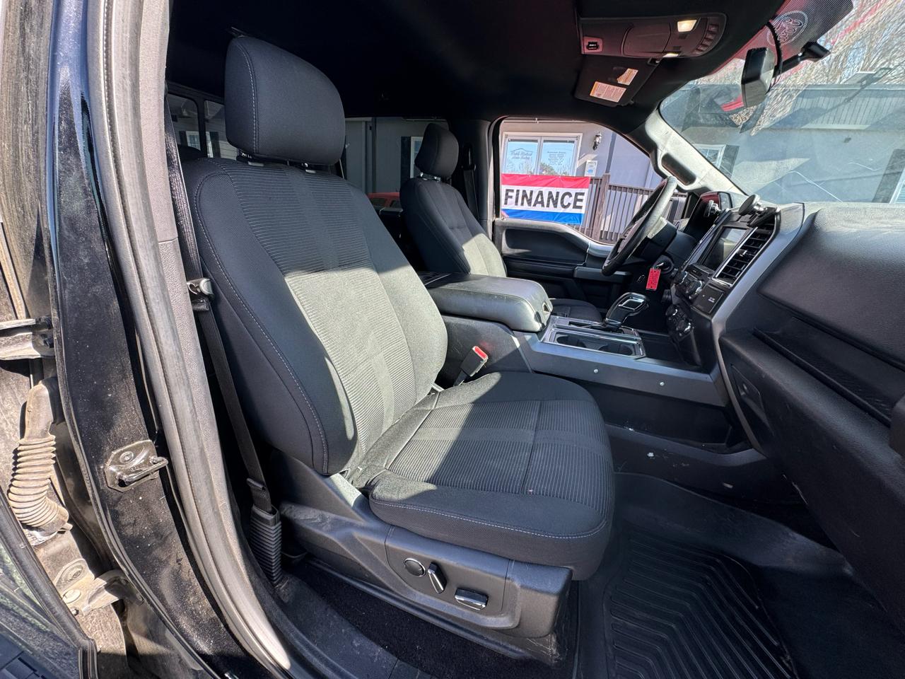 Ford F-150 4WD SuperCrew 150" XLT 2016