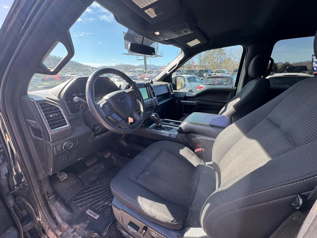 Ford F-150 4WD SuperCrew 150" XLT 2016