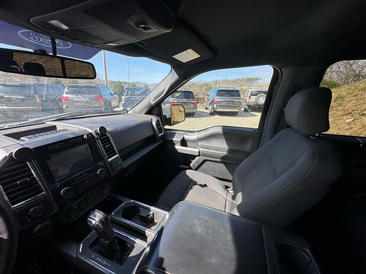 Ford F-150 4WD SuperCrew 150" XLT 2016