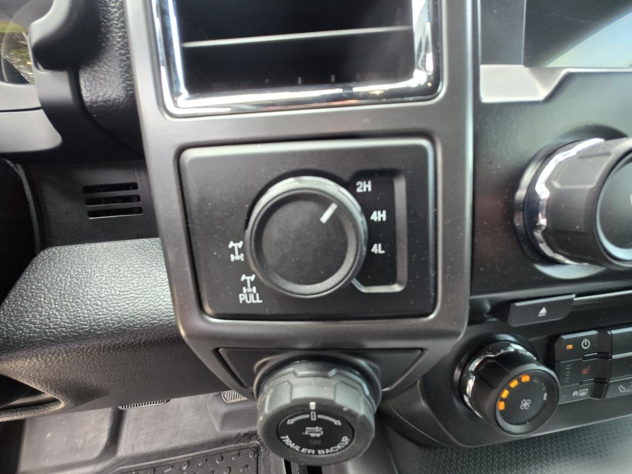 Ford F-150 4WD SuperCrew 150" XLT 2016