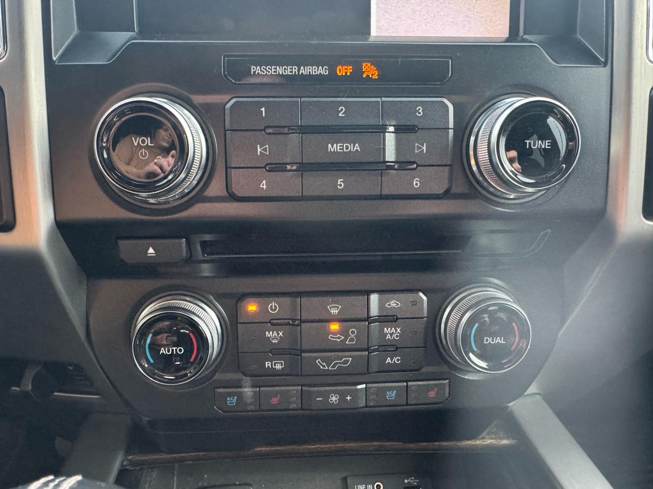 Ford F-150 Platinum SuperCrew 4WD 2015