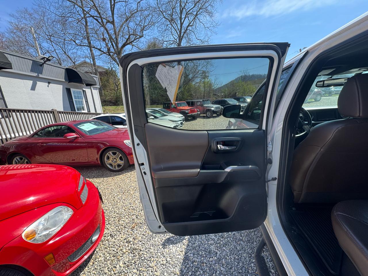 Toyota Tacoma Limited Double Cab 5' Bed V6 4x4 AT (Natl) 2017