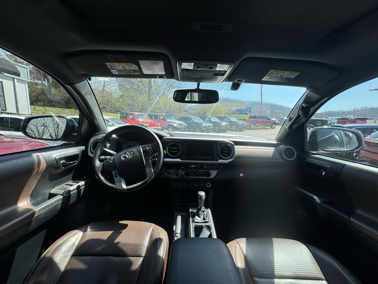 Toyota Tacoma Limited Double Cab 5' Bed V6 4x4 AT (Natl) 2017