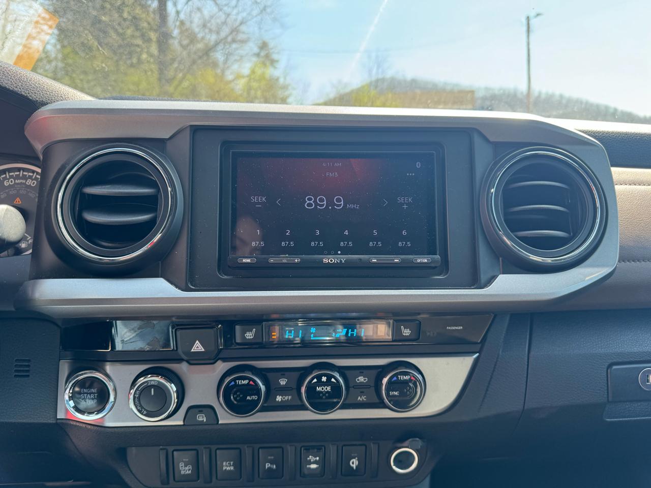 Toyota Tacoma Limited Double Cab 5' Bed V6 4x4 AT (Natl) 2017