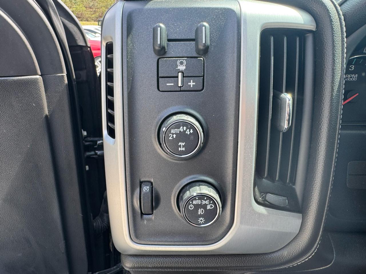 GMC Sierra 1500 4WD Crew Cab 143.5" SLT 2018