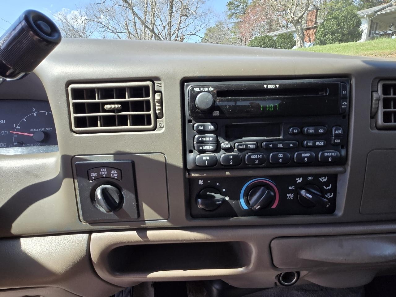 Ford Super Duty F-250 Crew Cab 156" Lariat 4WD 2000