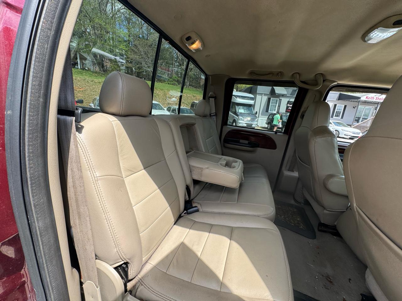 Ford Super Duty F-250 4WD Crew Cab 156" Lariat 2005