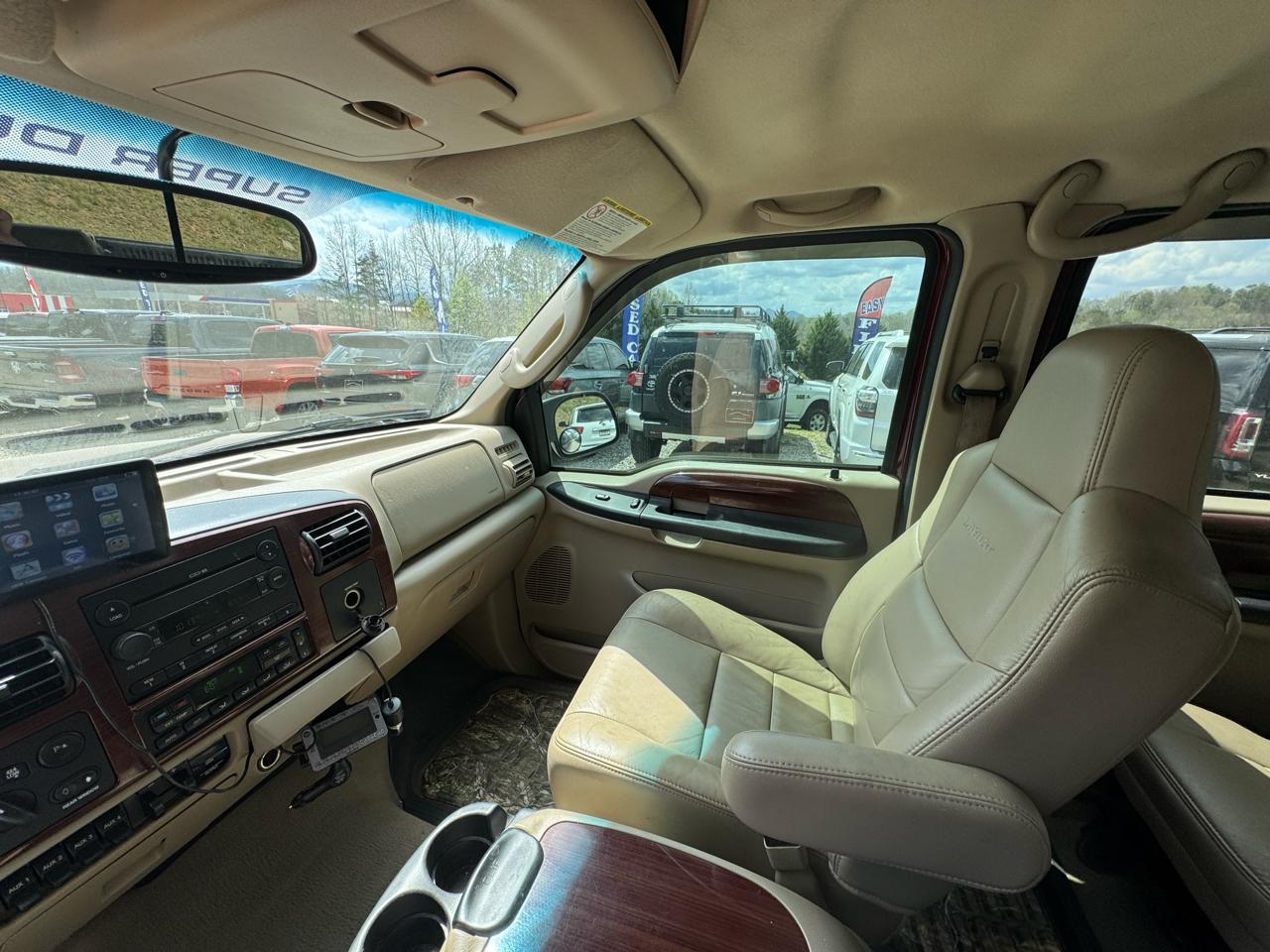 Ford Super Duty F-250 4WD Crew Cab 156" Lariat 2005