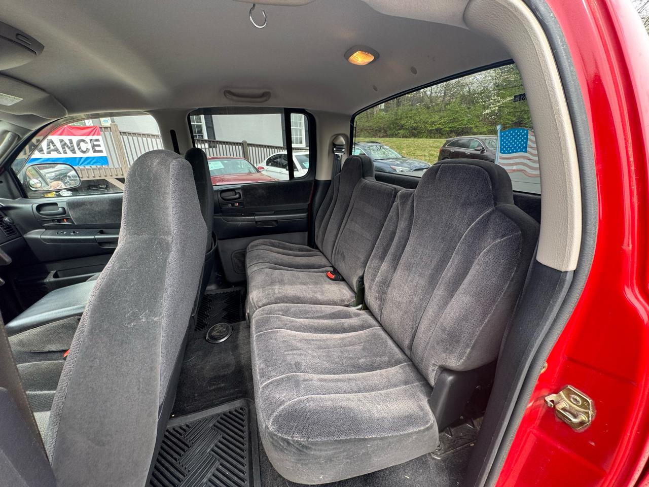 Dodge Dakota Quad Cab 131" WB 4WD SLT 2002