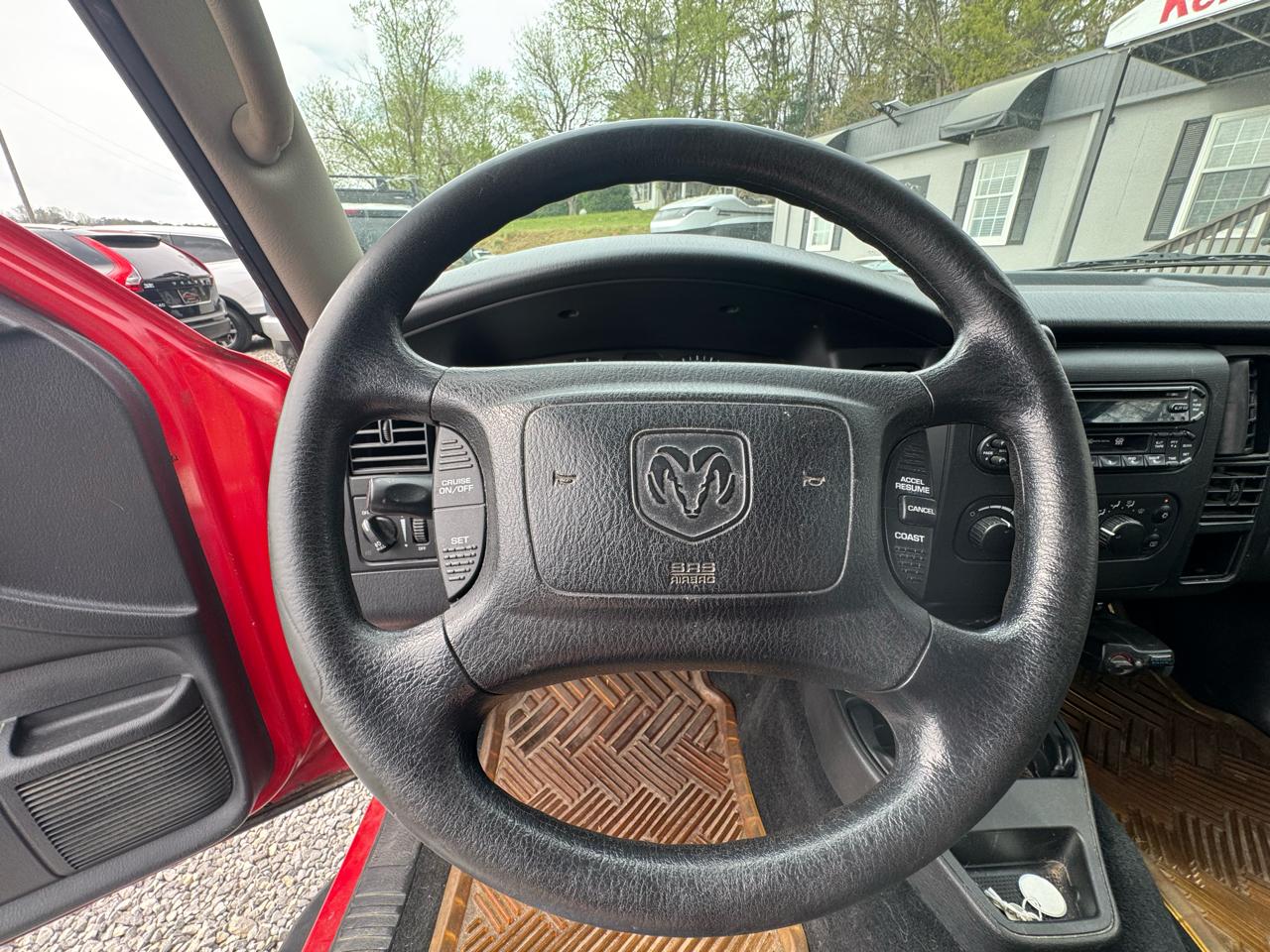 Dodge Dakota Quad Cab 131" WB 4WD SLT 2002