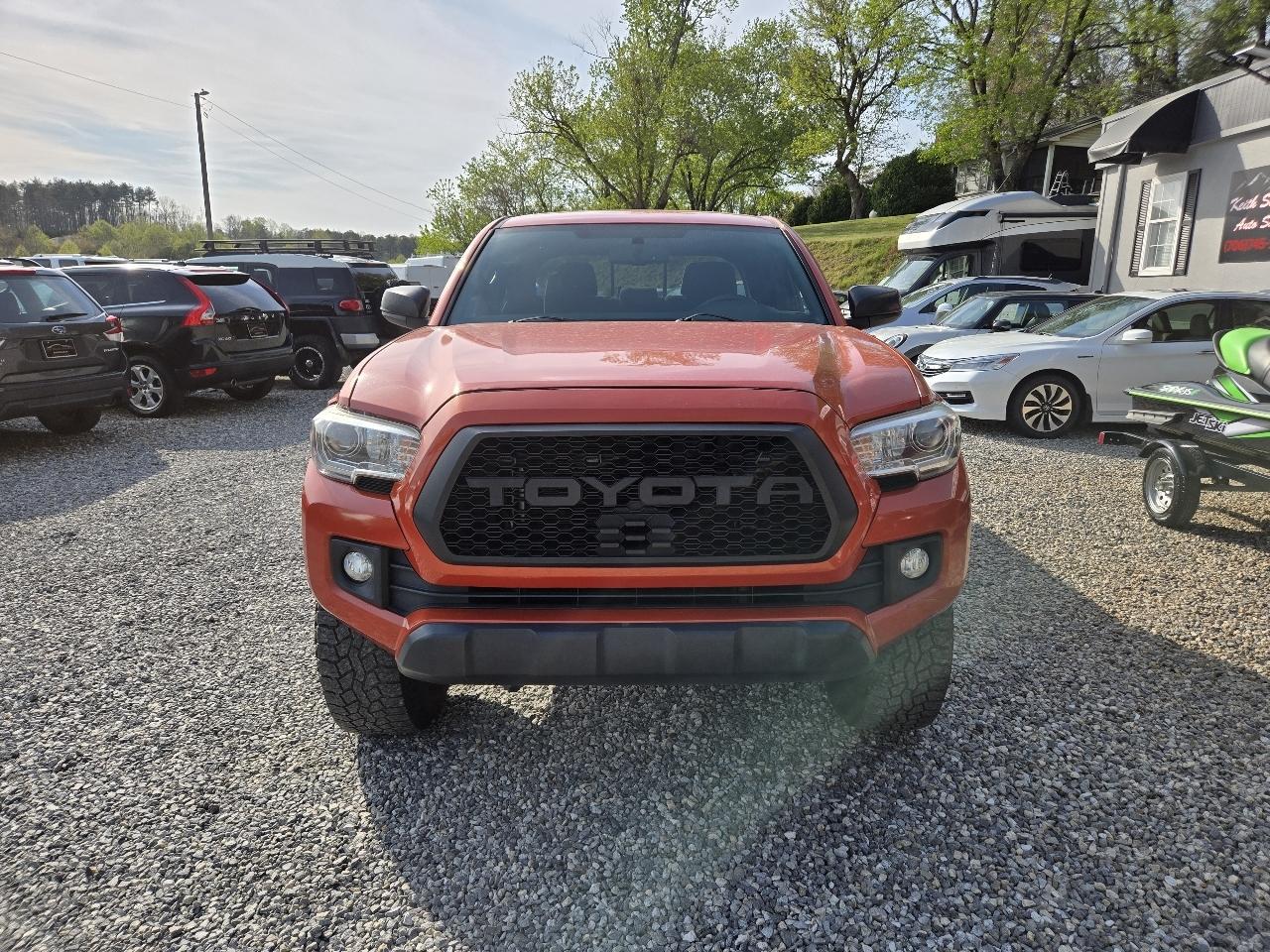 Toyota Tacoma TRD Off Road Double Cab 5' Bed V6 4x4 AT (Natl) 2017