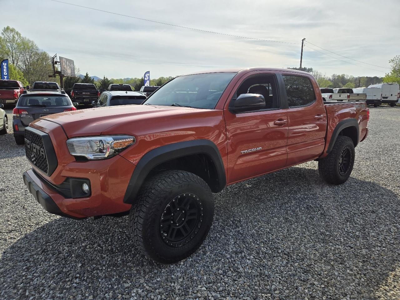 Toyota Tacoma TRD Off Road Double Cab 5' Bed V6 4x4 AT (Natl) 2017