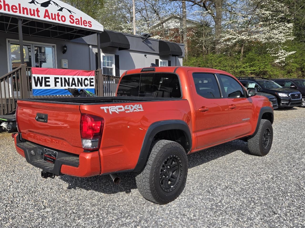 Toyota Tacoma TRD Off Road Double Cab 5' Bed V6 4x4 AT (Natl) 2017
