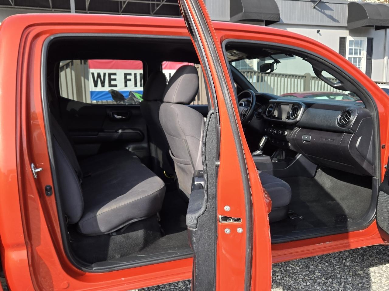 Toyota Tacoma TRD Off Road Double Cab 5' Bed V6 4x4 AT (Natl) 2017