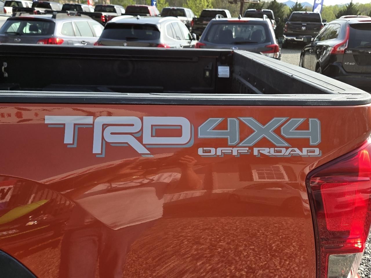 Toyota Tacoma TRD Off Road Double Cab 5' Bed V6 4x4 AT (Natl) 2017