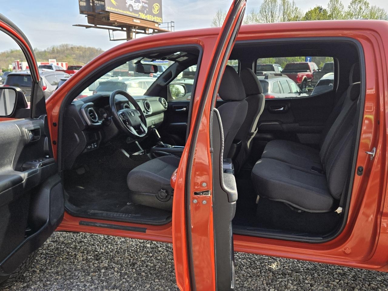Toyota Tacoma TRD Off Road Double Cab 5' Bed V6 4x4 AT (Natl) 2017