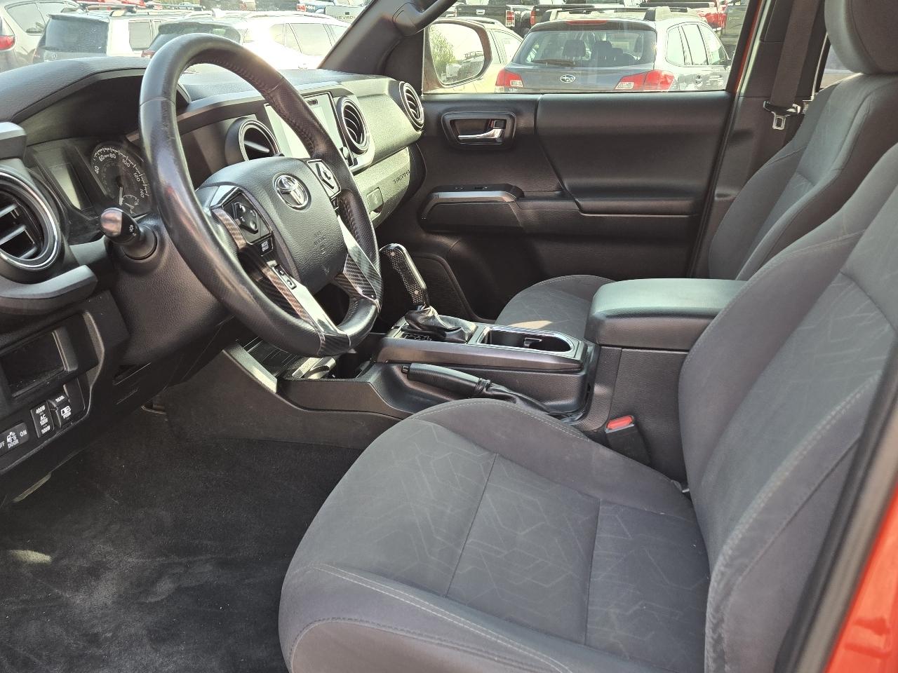 Toyota Tacoma TRD Off Road Double Cab 5' Bed V6 4x4 AT (Natl) 2017