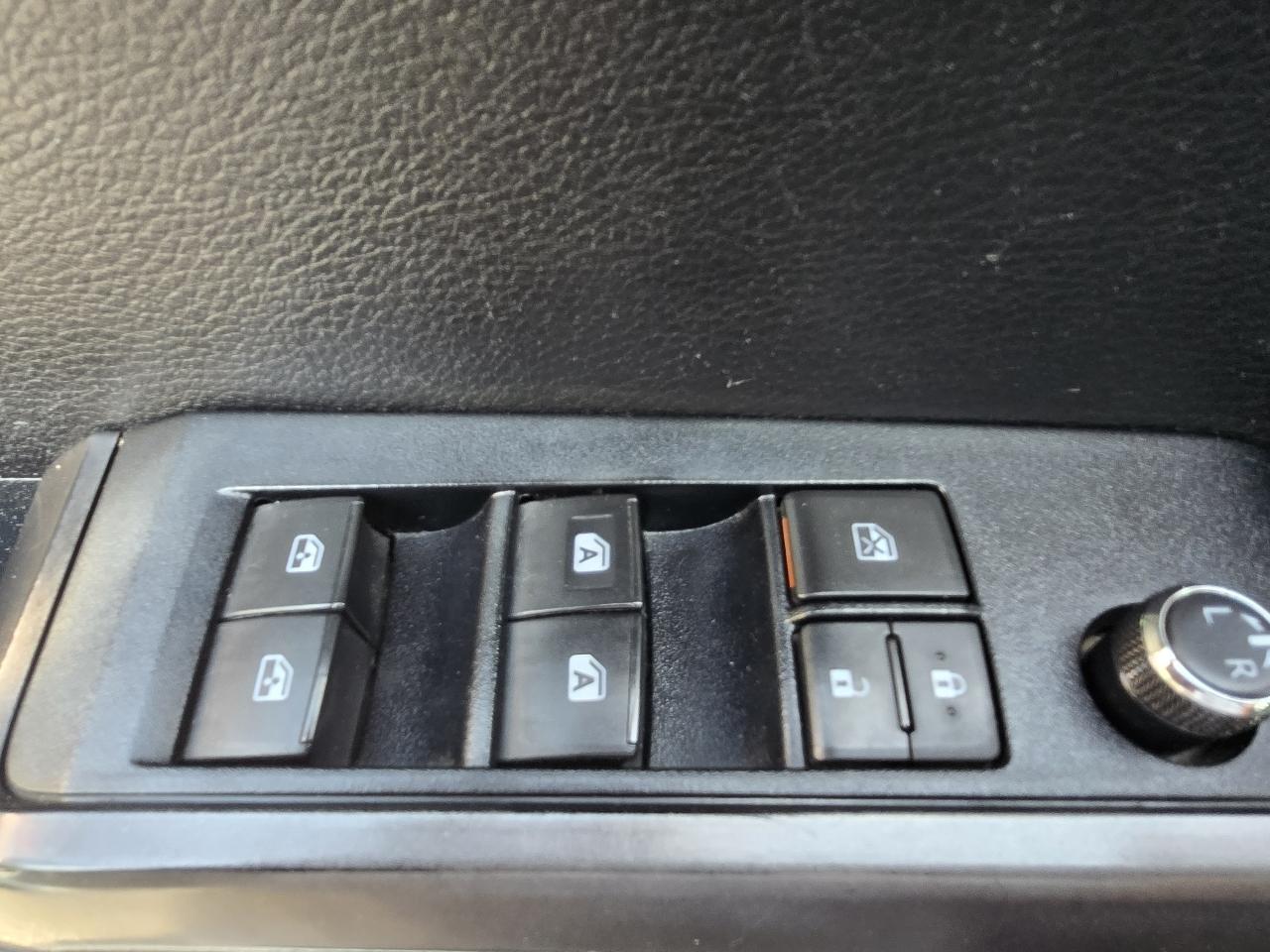 Toyota Tacoma TRD Off Road Double Cab 5' Bed V6 4x4 AT (Natl) 2017