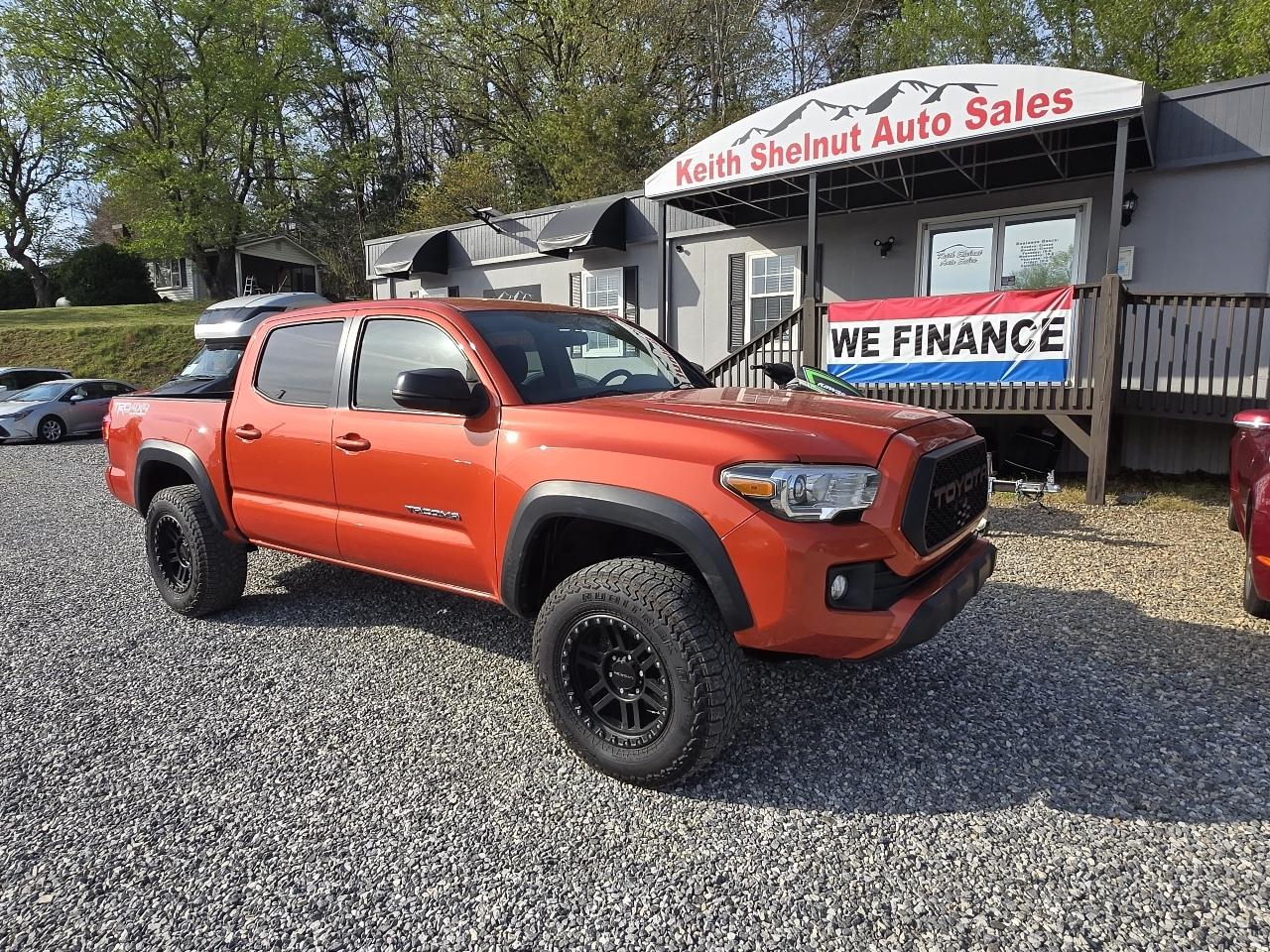 Toyota Tacoma TRD Off Road Double Cab 5' Bed V6 4x4 AT (Natl) 2017