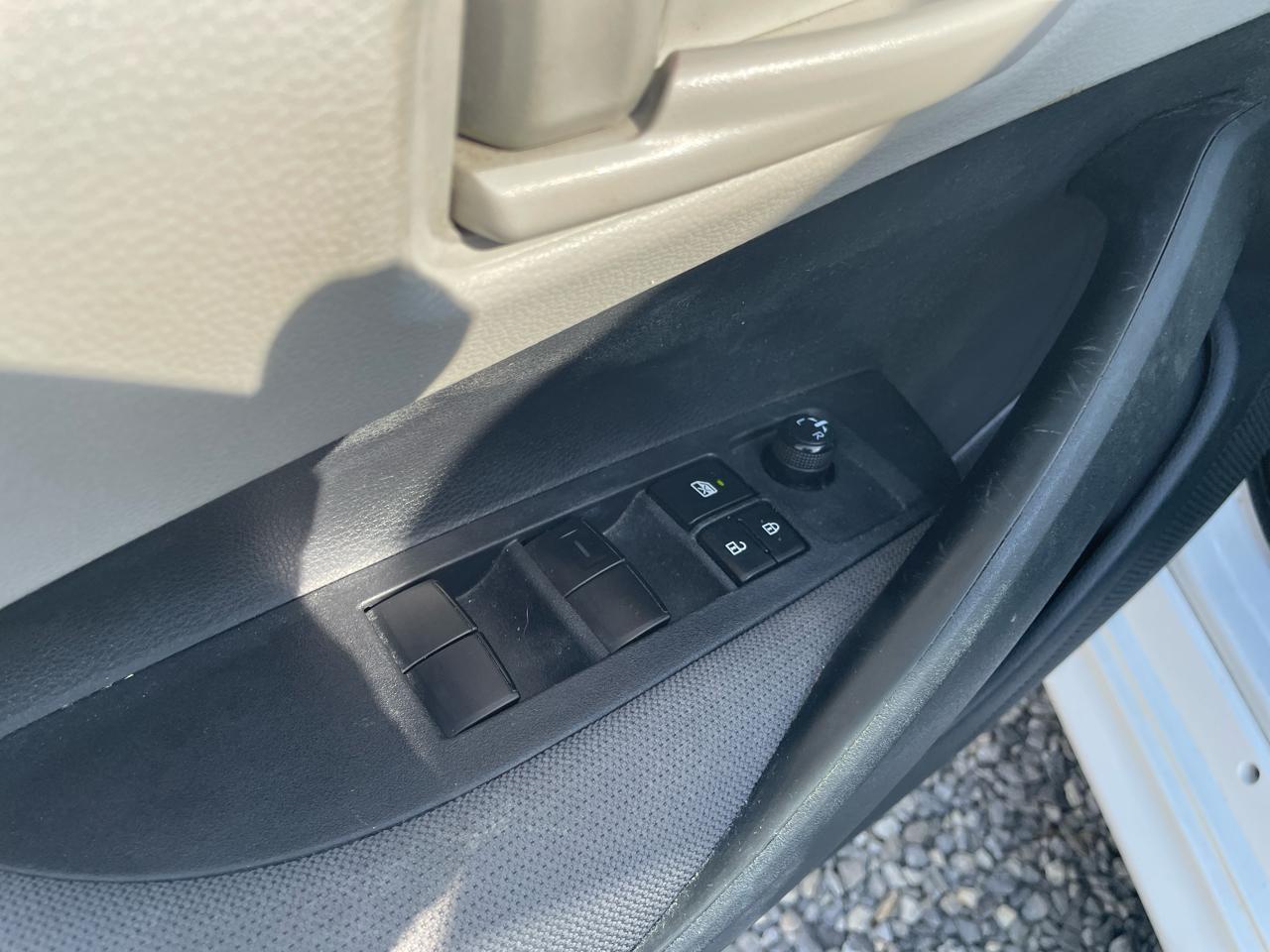 Toyota Corolla LE CVT (Natl) 2023