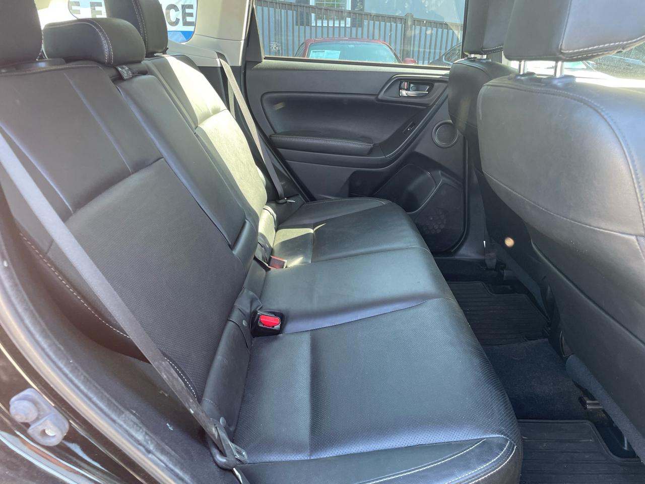 Subaru Forester 2.5i Limited CVT 2017