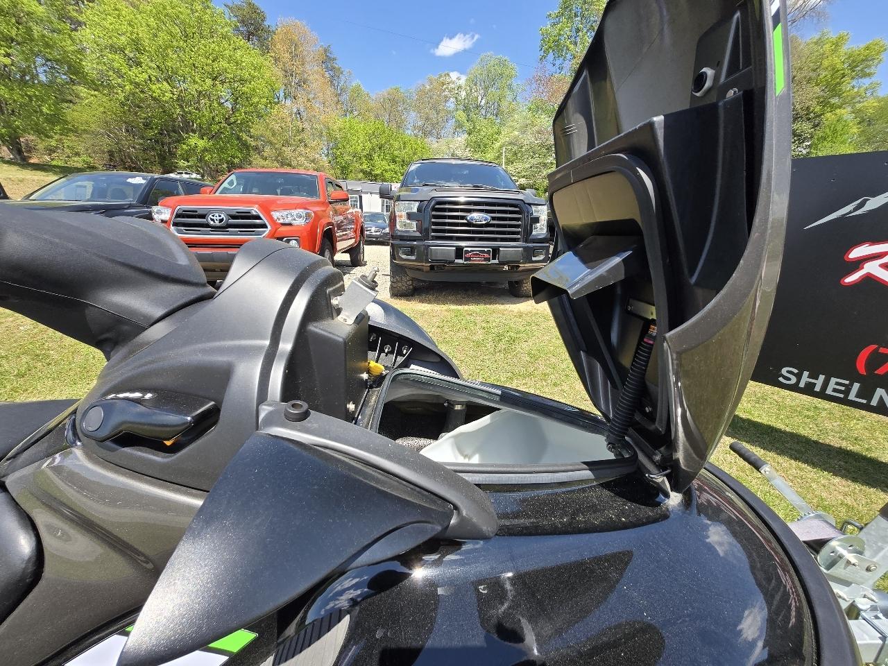 Kawasaki STX-15F  2017