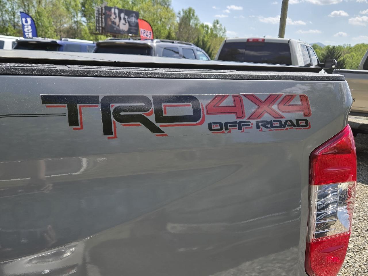 Toyota Tundra 4WD Limited CrewMax 5.5' Bed 5.7L FFV (Natl) 2018