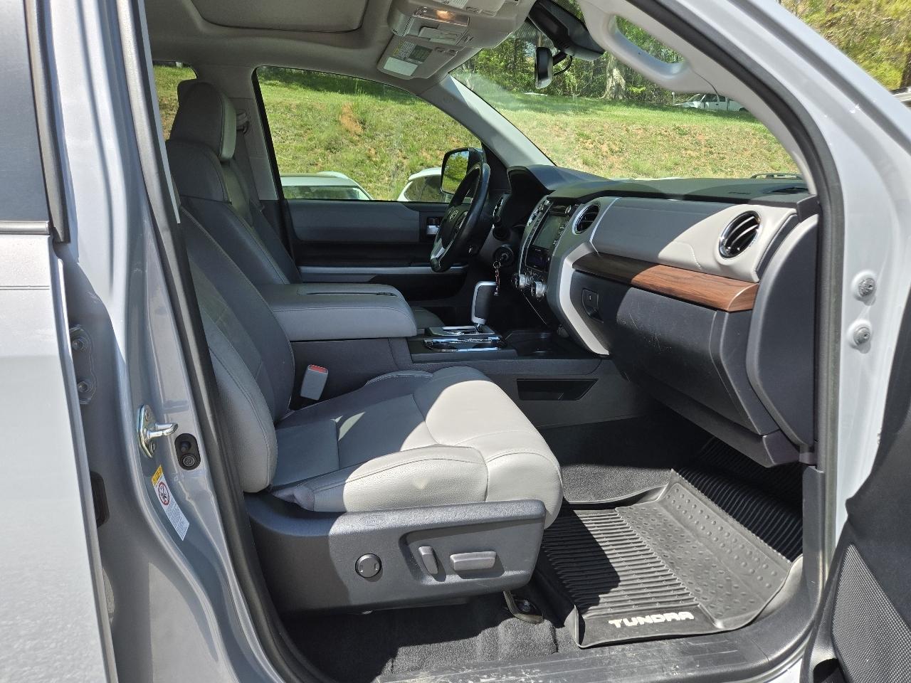 Toyota Tundra 4WD Limited CrewMax 5.5' Bed 5.7L FFV (Natl) 2018