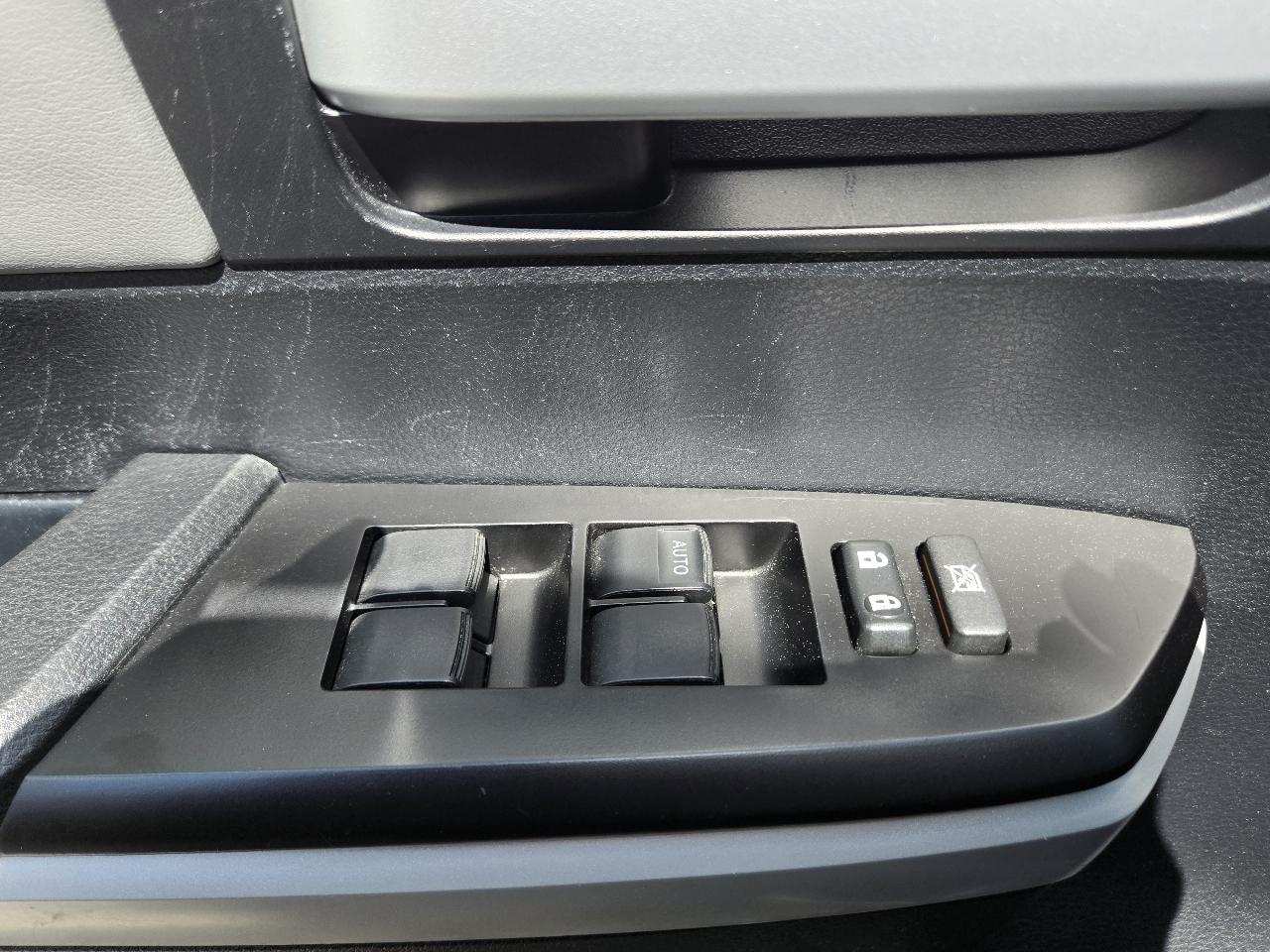 Toyota Tundra 4WD Limited CrewMax 5.5' Bed 5.7L FFV (Natl) 2018