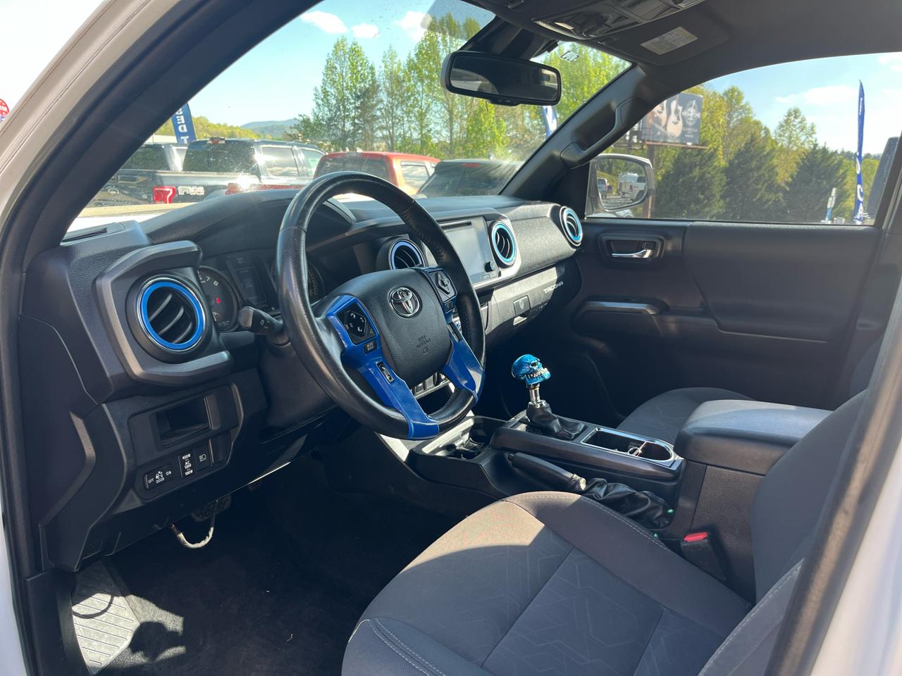 Toyota Tacoma 4WD Double Cab V6 AT TRD Off Road (Natl) 2018