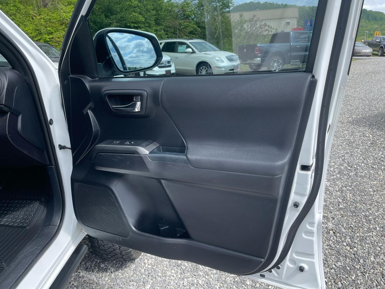 Toyota Tacoma 4WD Double Cab V6 AT TRD Off Road (Natl) 2018