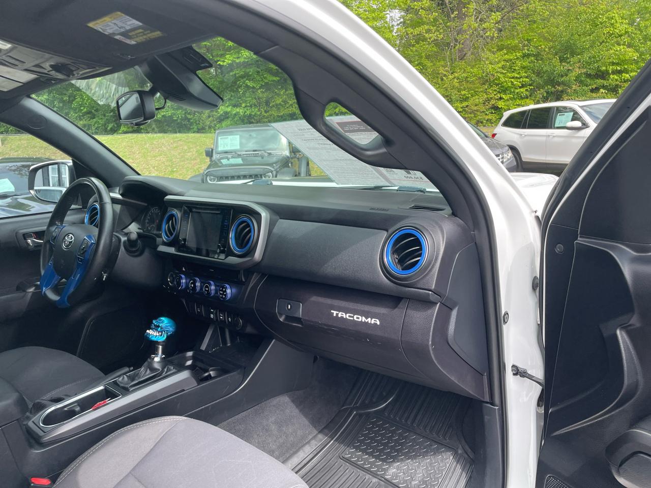 Toyota Tacoma 4WD Double Cab V6 AT TRD Off Road (Natl) 2018