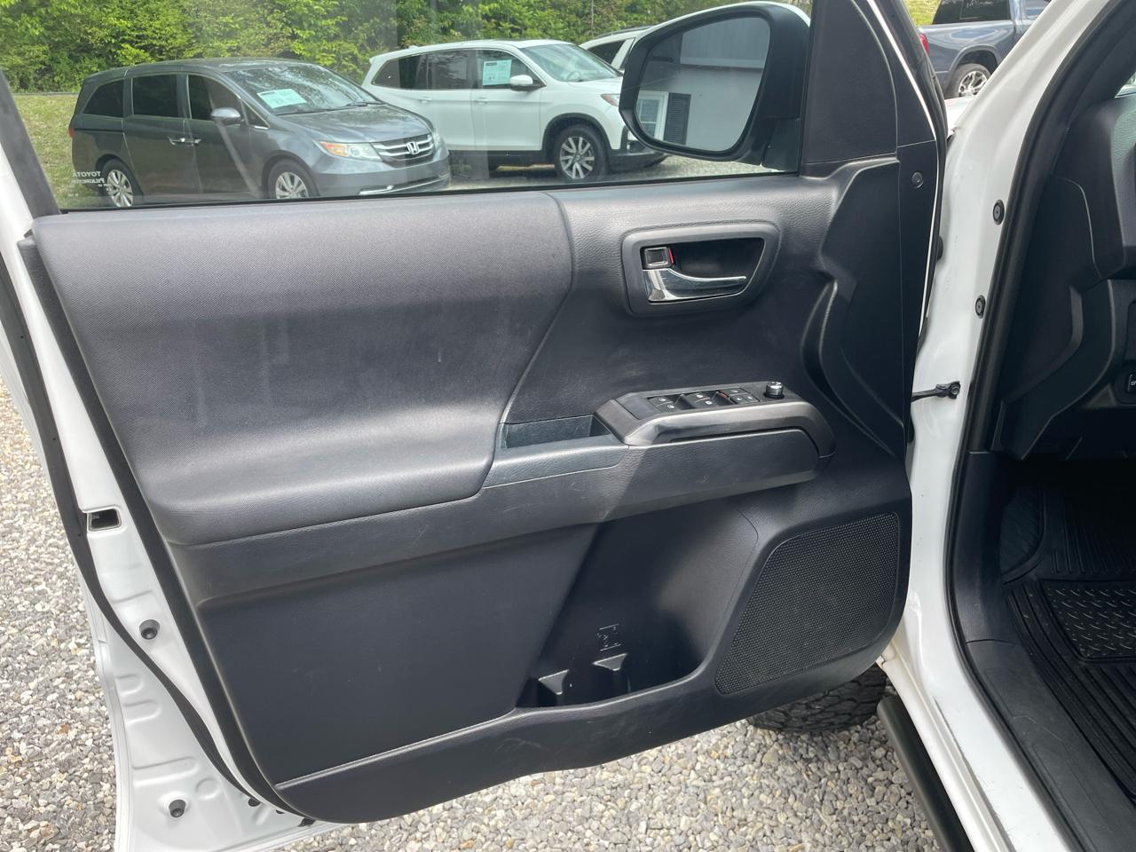Toyota Tacoma 4WD Double Cab V6 AT TRD Off Road (Natl) 2018