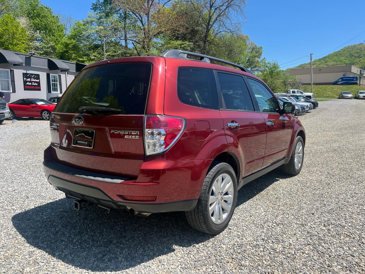 Subaru Forester 4dr Auto 2.5X Premium w/All-W Pkg & TomTom Nav 2011