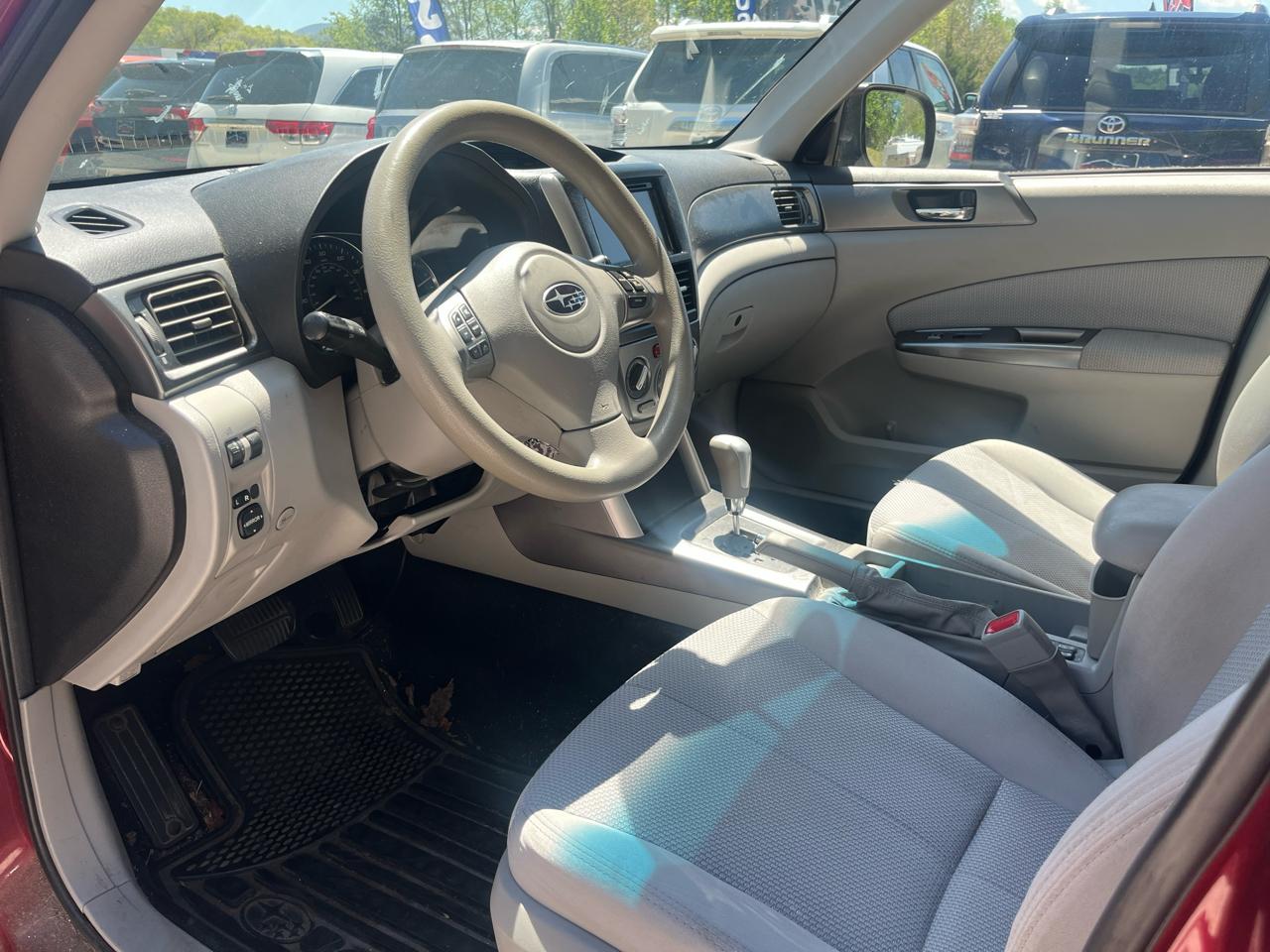 Subaru Forester 4dr Auto 2.5X Premium w/All-W Pkg & TomTom Nav 2011