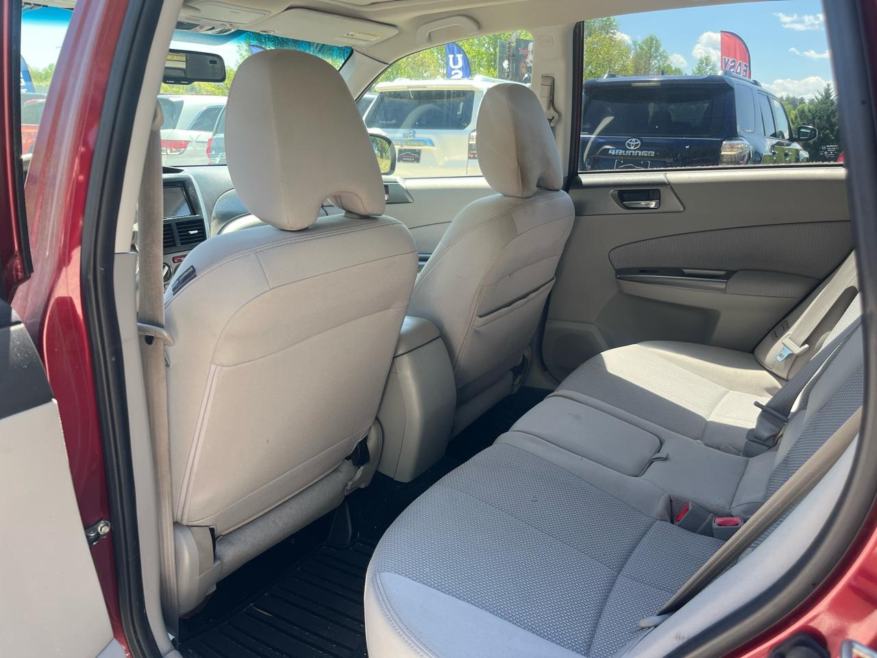 Subaru Forester 4dr Auto 2.5X Premium w/All-W Pkg & TomTom Nav 2011