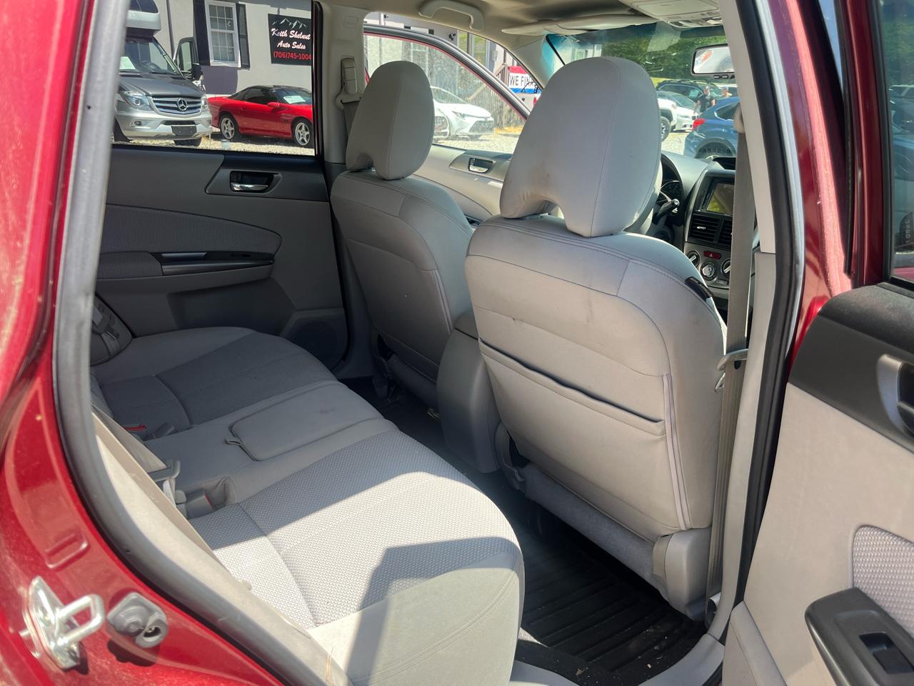 Subaru Forester 4dr Auto 2.5X Premium w/All-W Pkg & TomTom Nav 2011