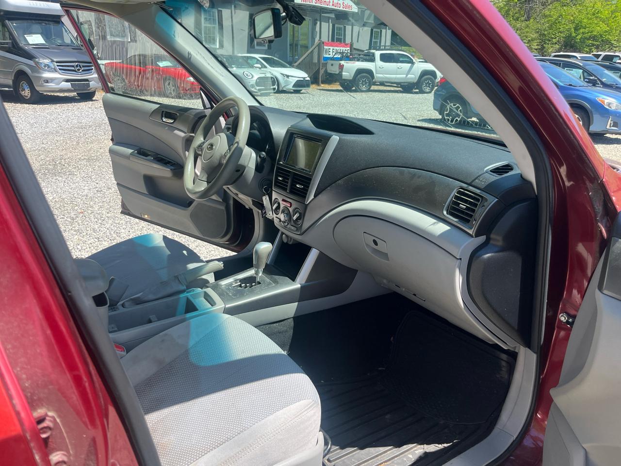 Subaru Forester 4dr Auto 2.5X Premium w/All-W Pkg & TomTom Nav 2011