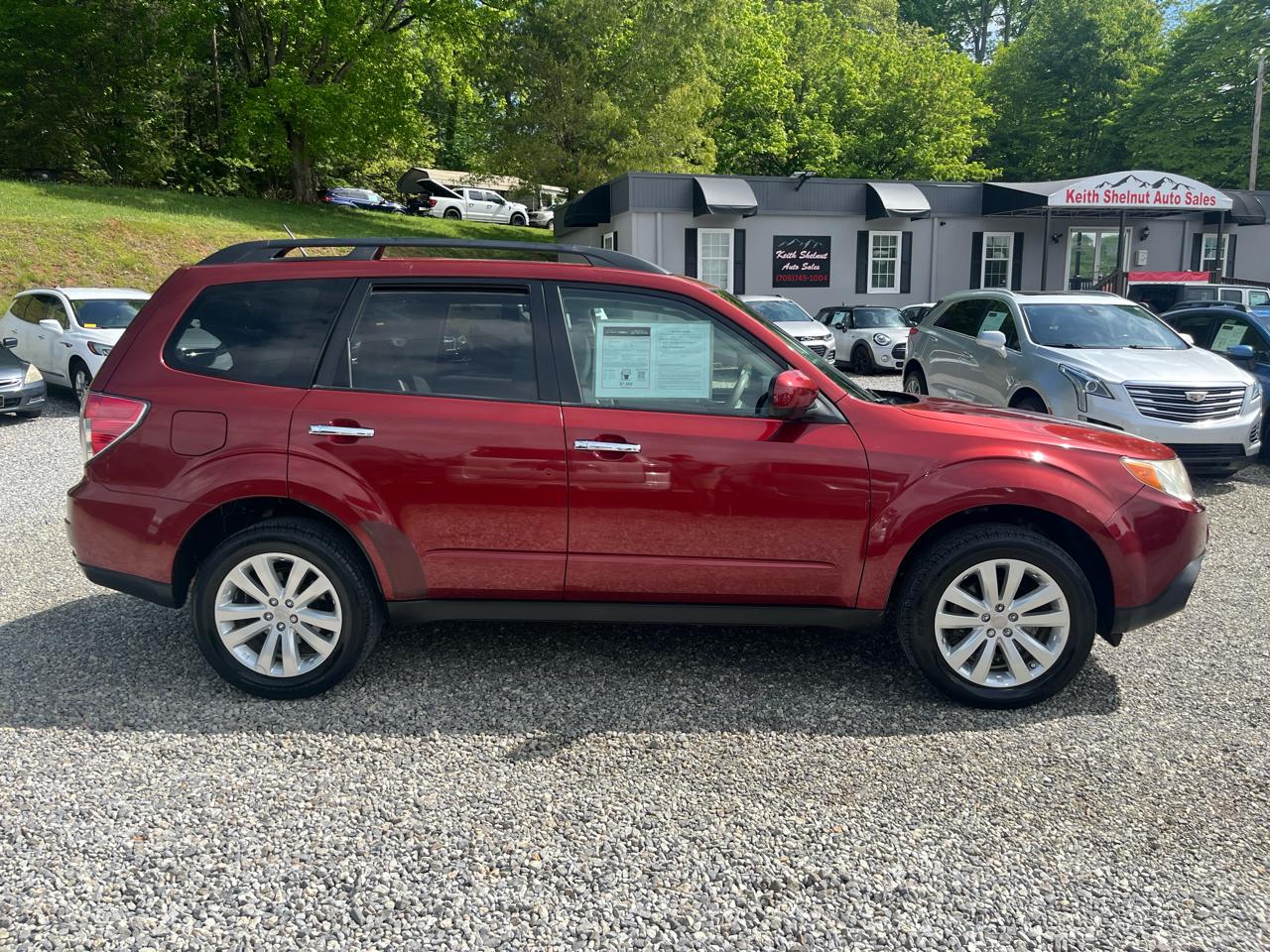 Subaru Forester 4dr Auto 2.5X Premium w/All-W Pkg & TomTom Nav 2011