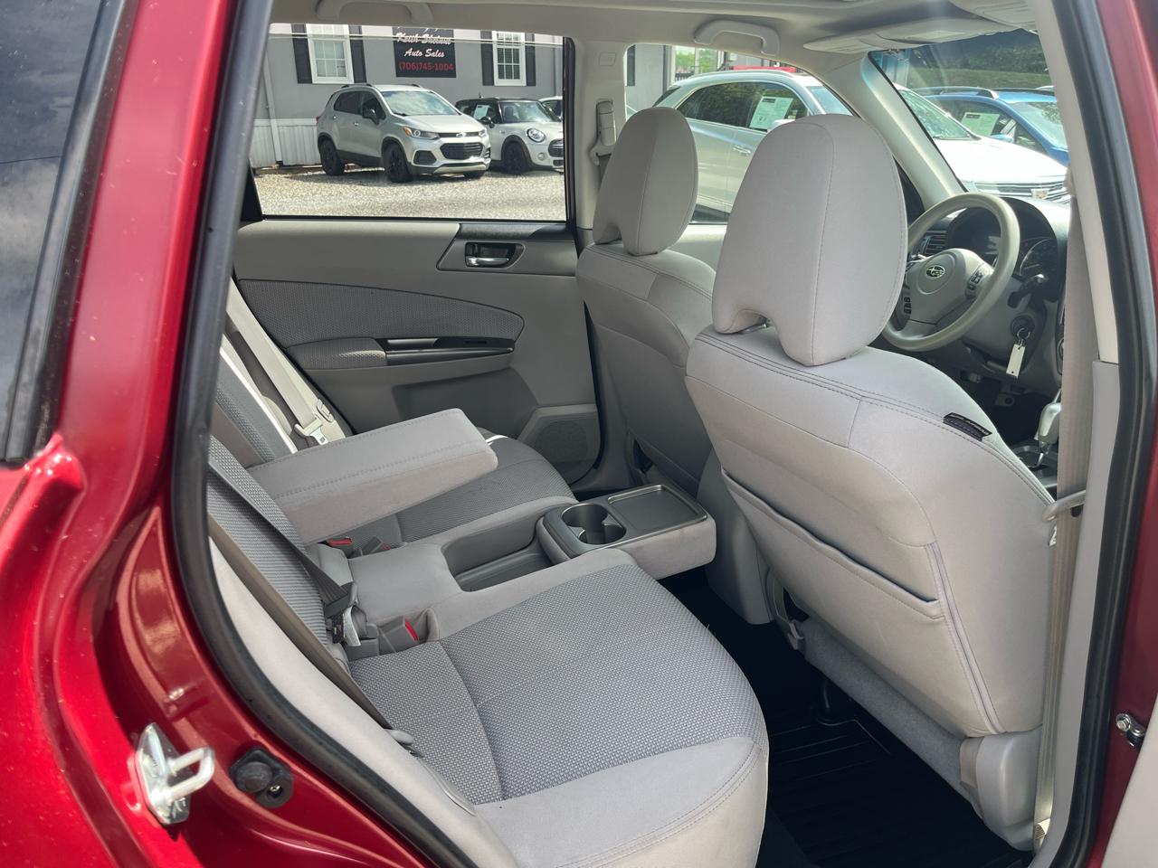 Subaru Forester 4dr Auto 2.5X Premium w/All-W Pkg & TomTom Nav 2011