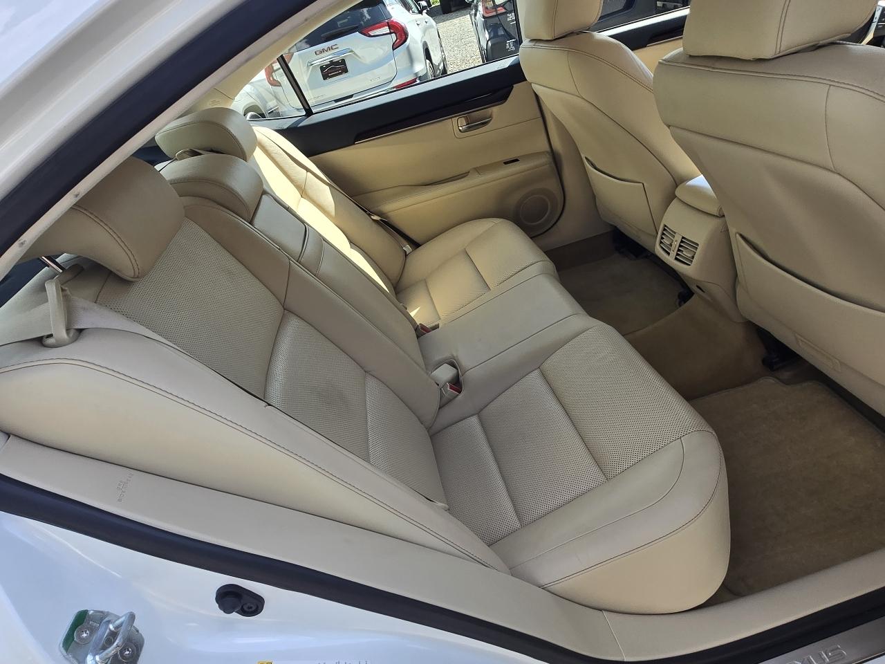 Lexus ES 350 4dr Sdn 2013